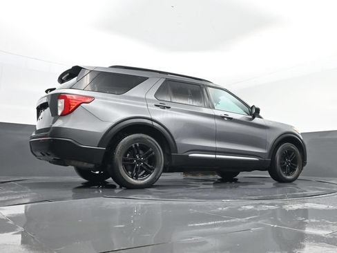 Used 2021 Ford Explorer XLT AWD/4WD image 26