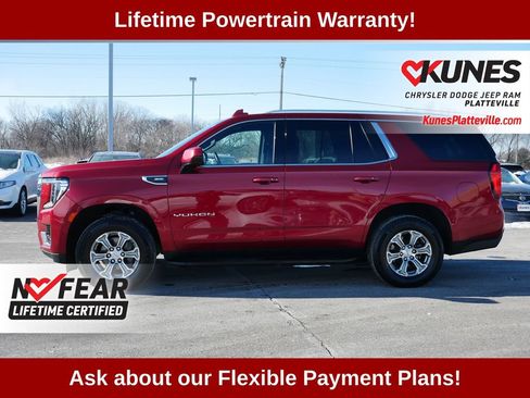 Used 2023 GMC Yukon SLE AWD/4WD image 4
