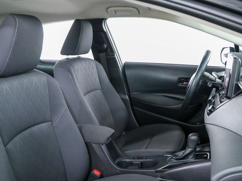 Used 2025 Toyota Corolla LE FWD image 26