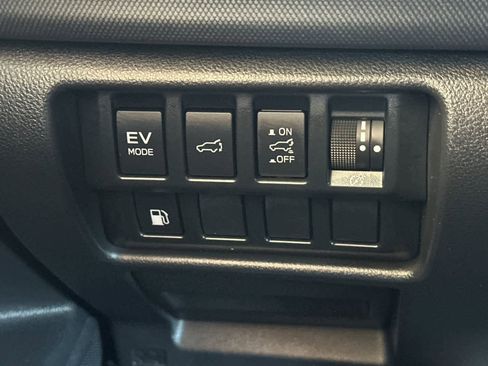 Used 2025 Subaru Forester Touring AWD/4WD image 30