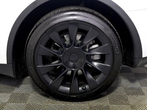 Used 2023 Tesla Model Y Long Range image 20