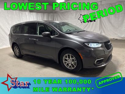 Used 2023 Chrysler Pacifica Touring-L