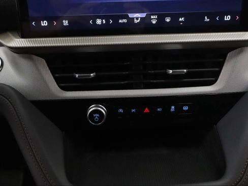 New 2026 Ford Explorer Active w/ Active Comfort Package AWD/4WD image 10