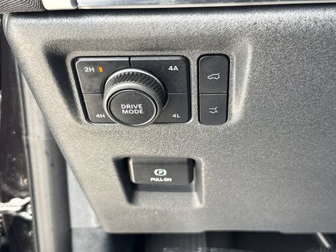 Used 2025 Ford Expedition Max Platinum AWD/4WD image 15