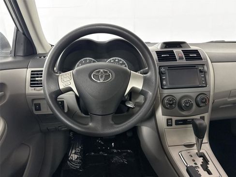 Used 2013 Toyota Corolla LE FWD image 26