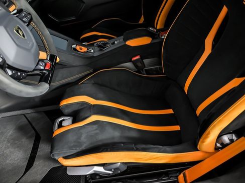 Used 2022 Lamborghini Huracan STO RWD image 22