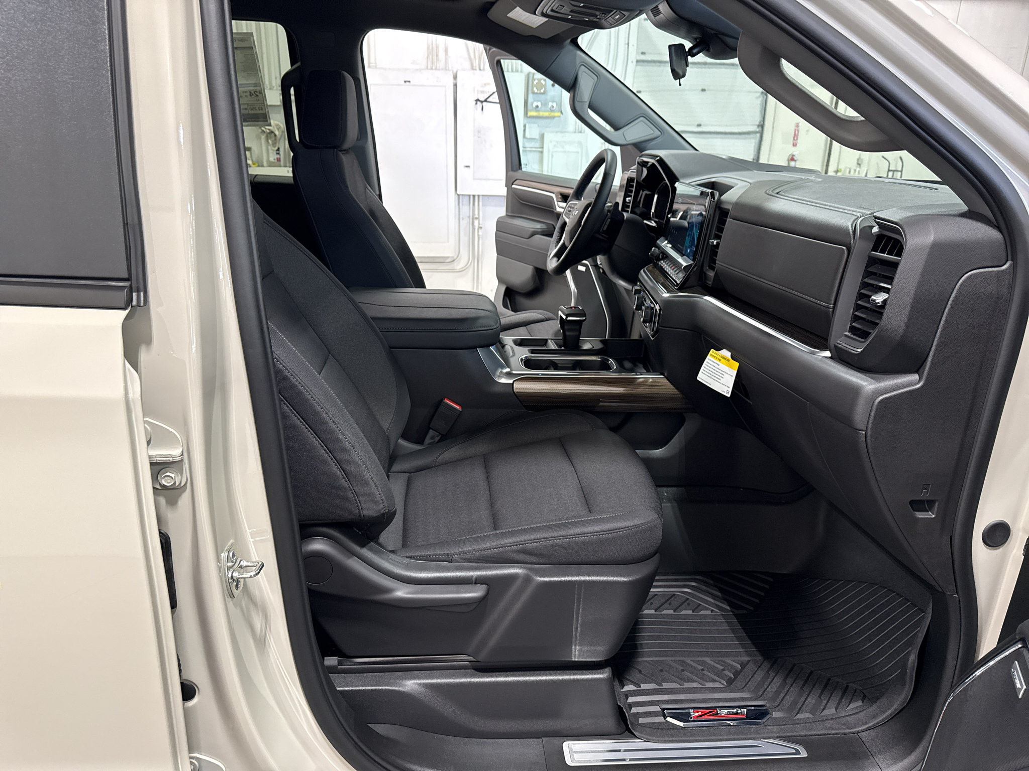 New 2026 Chevrolet Silverado 1500 RST w/ Safety Package AWD/4WD image 32
