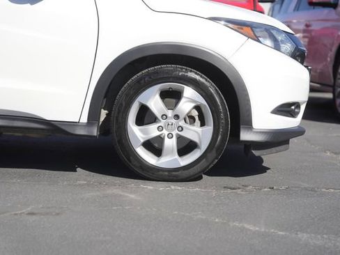 Used 2017 Honda HR-V EX image 4