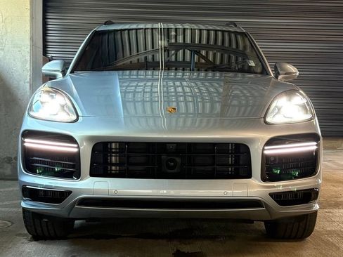 Used 2023 Porsche Cayenne Turbo S AWD/4WD image 6