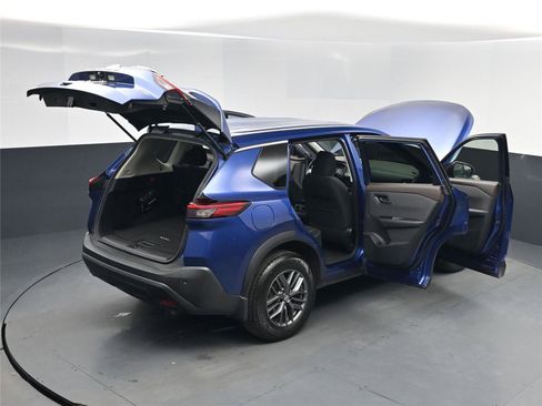 Used 2021 Nissan Rogue S image 27