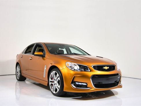 Used 2017 Chevrolet SS RWD image 2