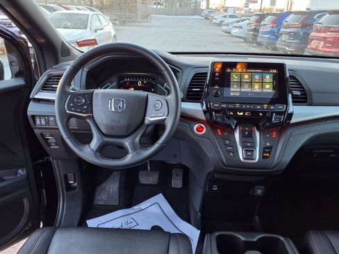 Used 2024 Honda Odyssey Sport image 9