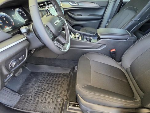 New 2026 Jeep Grand Cherokee Laredo X RWD image 7
