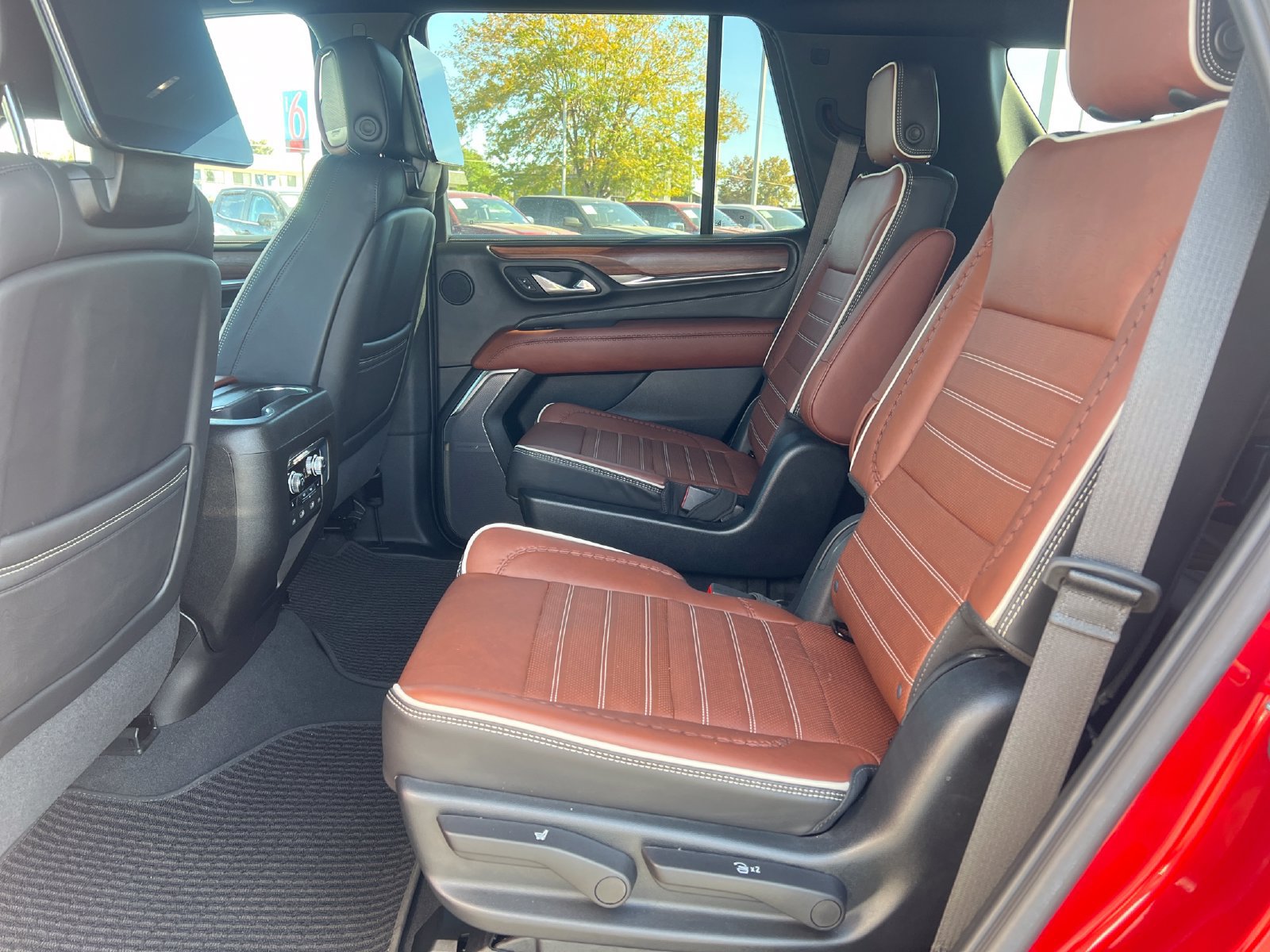 Used 2023 GMC Yukon Denali Ultimate AWD/4WD image 25