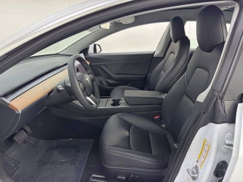 Used 2020 Tesla Model 3 Standard Range Plus image 17