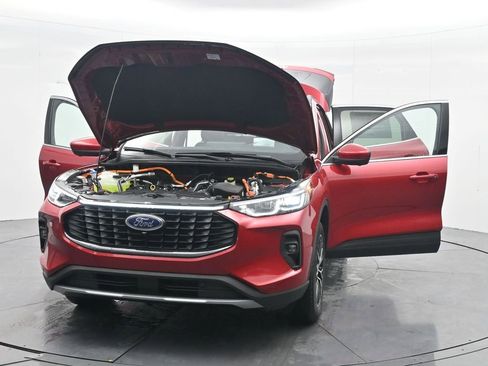 New 2026 Ford Escape SE w/ PHEV Premium Package FWD image 46