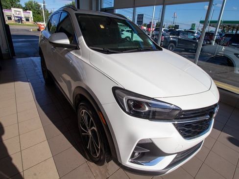 Used 2021 Buick Encore GX Essence image 4