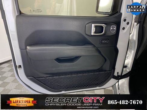 Used 2018 Jeep Wrangler Unlimited Rubicon image 12