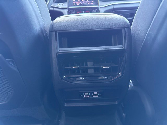 Used 2024 Jeep Grand Cherokee Laredo X AWD/4WD image 20