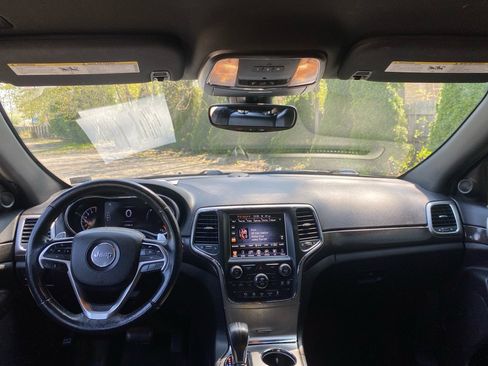 Used 2017 Jeep Grand Cherokee Altitude AWD/4WD image 17