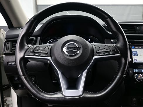 Used 2017 Nissan Rogue SL w/ SL Premium Package image 24