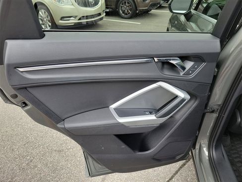 Used 2020 Audi Q3 2.0T Premium w/ Convenience Package image 43