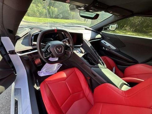 Used 2024 Chevrolet Corvette Stingray Convertible w/ Z51 Performance Package image 19