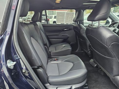 Certified 2025 Toyota Highlander XSE image 11