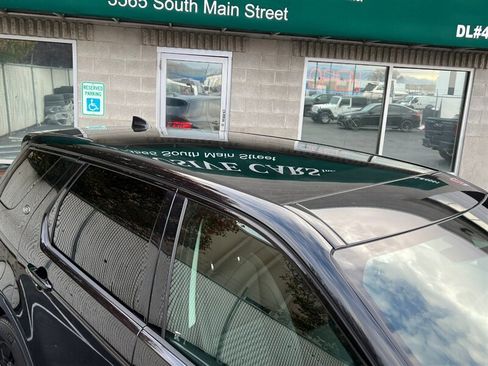 Used 2023 Land Rover Discovery Sport S image 10