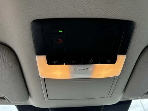 Used 2025 Nissan Pathfinder SV FWD image 44