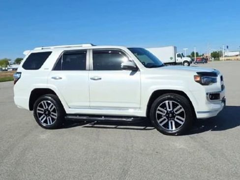 Used 2022 Toyota 4Runner Limited w/ Convenience Package (TMS) AWD/4WD image 9