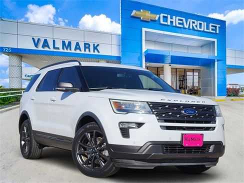 Used 2019 Ford Explorer XLT w/ Equipment Group 202A image 1