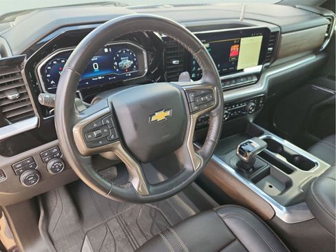 Certified 2022 Chevrolet Silverado 1500 High Country w/ High Country Premium Package AWD/4WD image 10