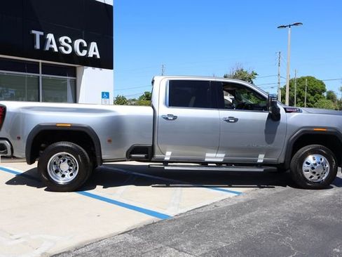 Used 2024 GMC Sierra 3500 Denali w/ Denali Reserve Package image 8