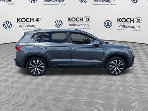 Used 2023 Volkswagen Taos SE AWD/4WD image 9