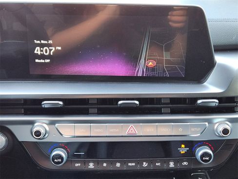 New 2025 Kia Telluride S image 11