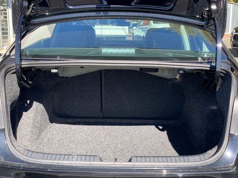 Used 2025 Volkswagen Jetta SE image 30