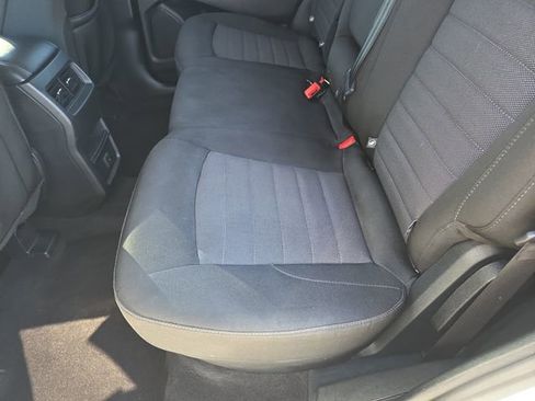 Used 2020 Ford Edge SE image 28