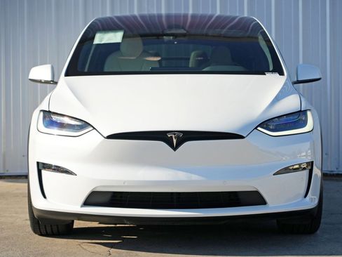 Used 2023 Tesla Model X Standard Range image 7