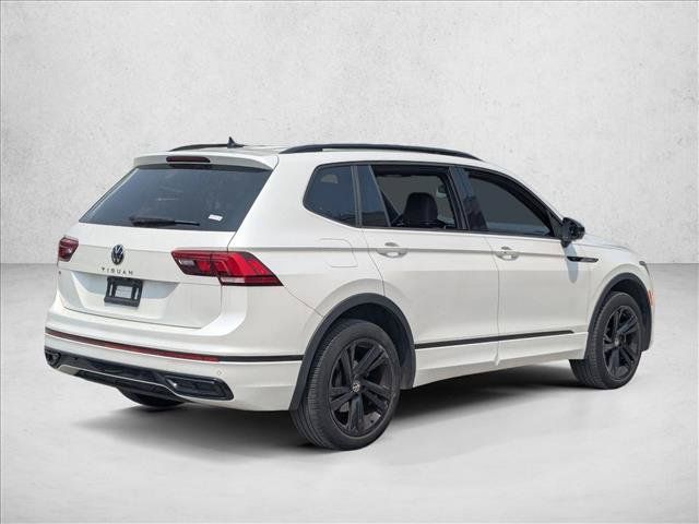 Used 2024 Volkswagen Tiguan SE R-Line FWD image 5