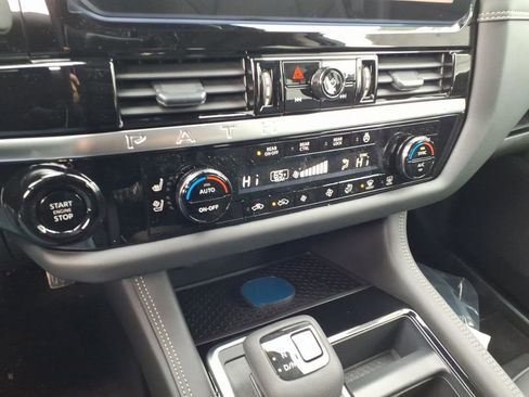 New 2026 Nissan Pathfinder Platinum image 12