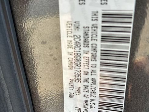 Used 2016 Chrysler Town & Country Touring FWD image 20