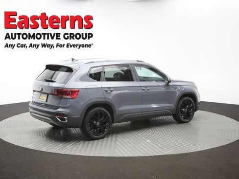 Used 2022 Volkswagen Taos SE AWD/4WD image 40