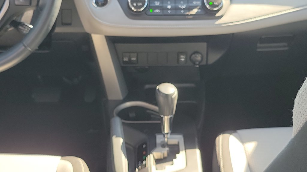 Used 2018 Toyota RAV4 XLE FWD image 14