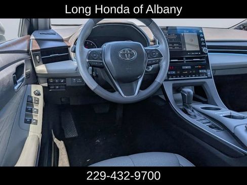 Used 2019 Toyota Avalon Limited FWD image 18