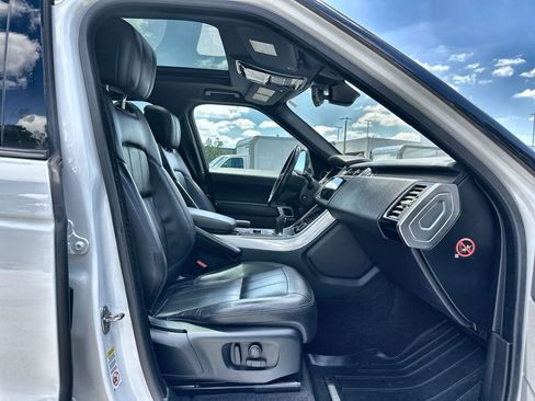Used 2018 Land Rover Range Rover Sport HSE image 28