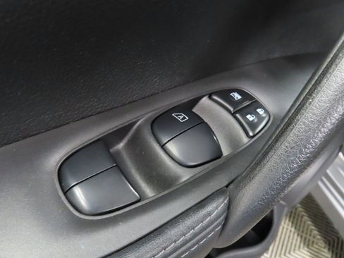 Used 2019 Nissan Rogue Sport SV image 51