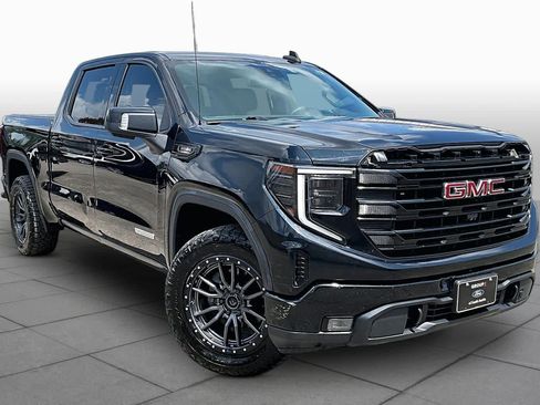 Used 2022 GMC Sierra 1500 Elevation w/ Elevation Premium Package AWD/4WD image 3