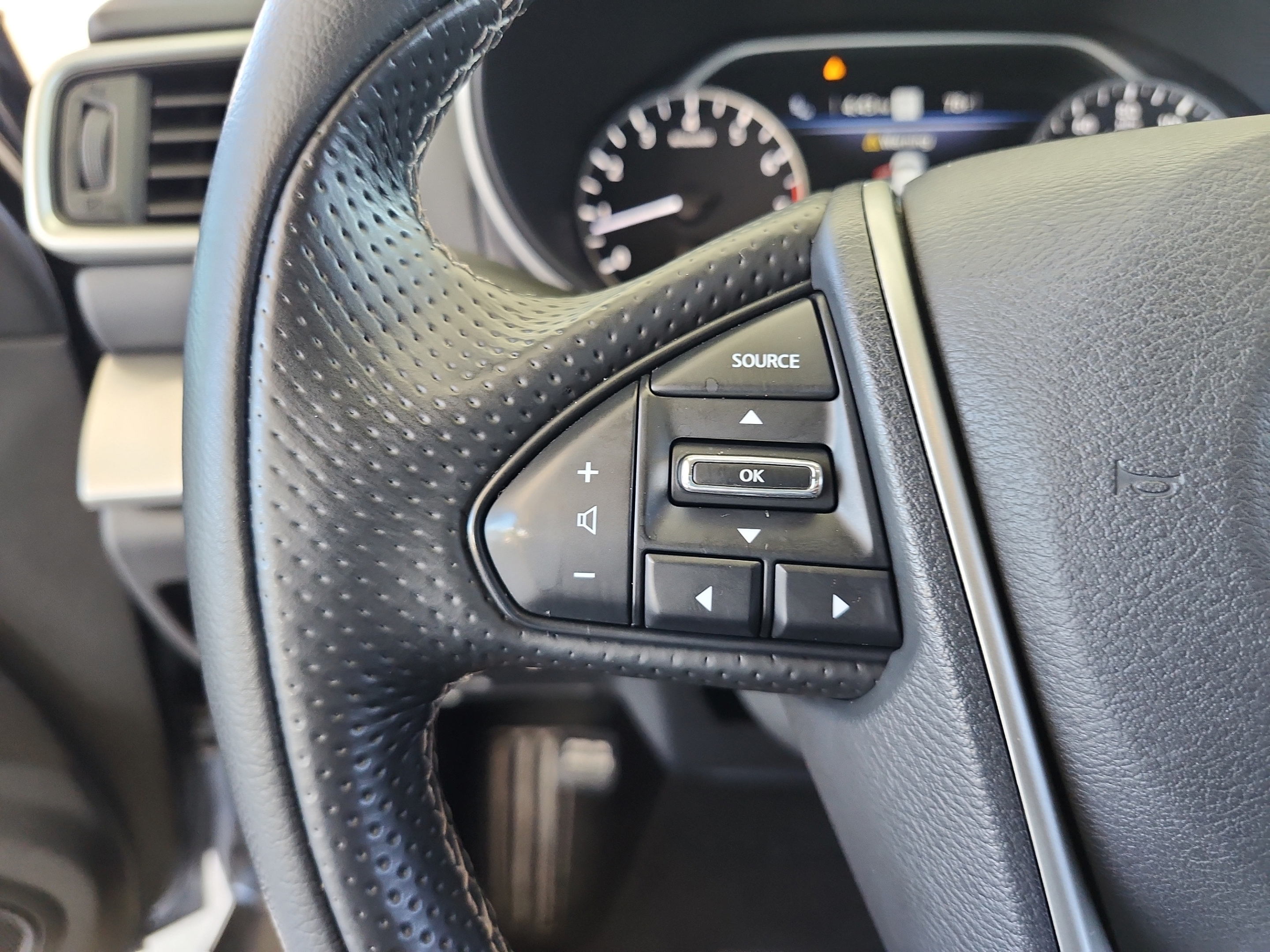 Used 2020 Nissan Maxima 3.5 SV w/ Floor Mat Group FWD image 13