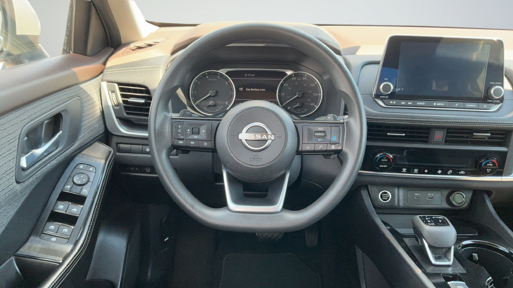 Used 2023 Nissan Rogue SV AWD/4WD image 9